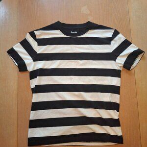Black and white striped t shirt Mens small
